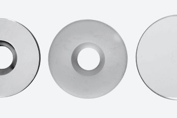 Cambridge Glassblowing discs and plates 1 4 per row