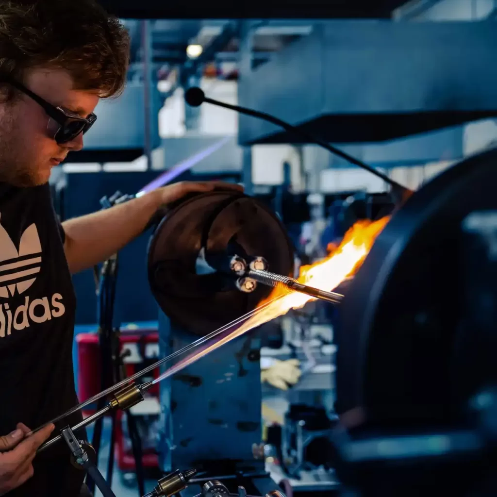 A gaffer manufacturing custom glassware